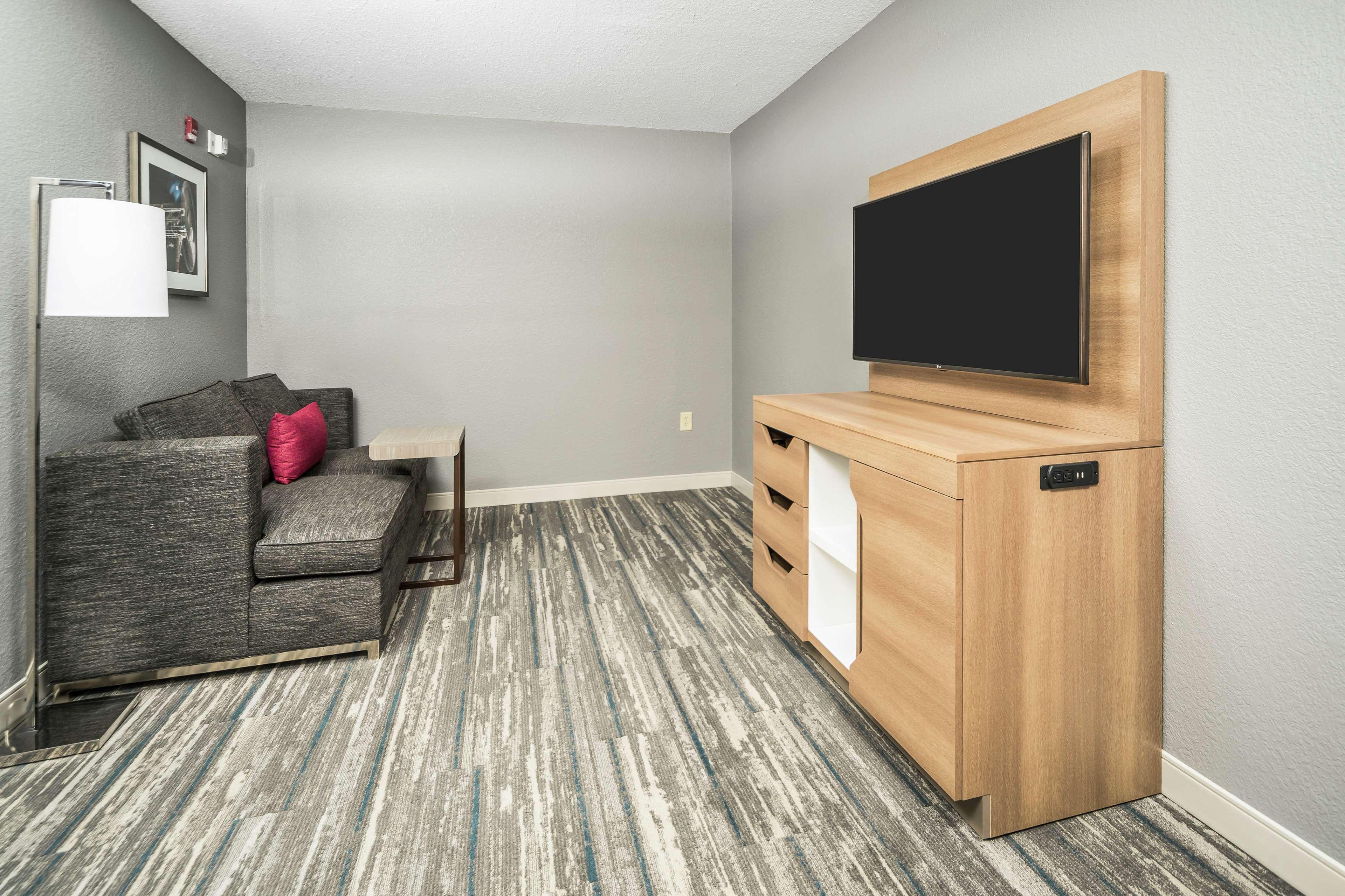 Hampton Inn Wilson Downtown Bagian luar foto