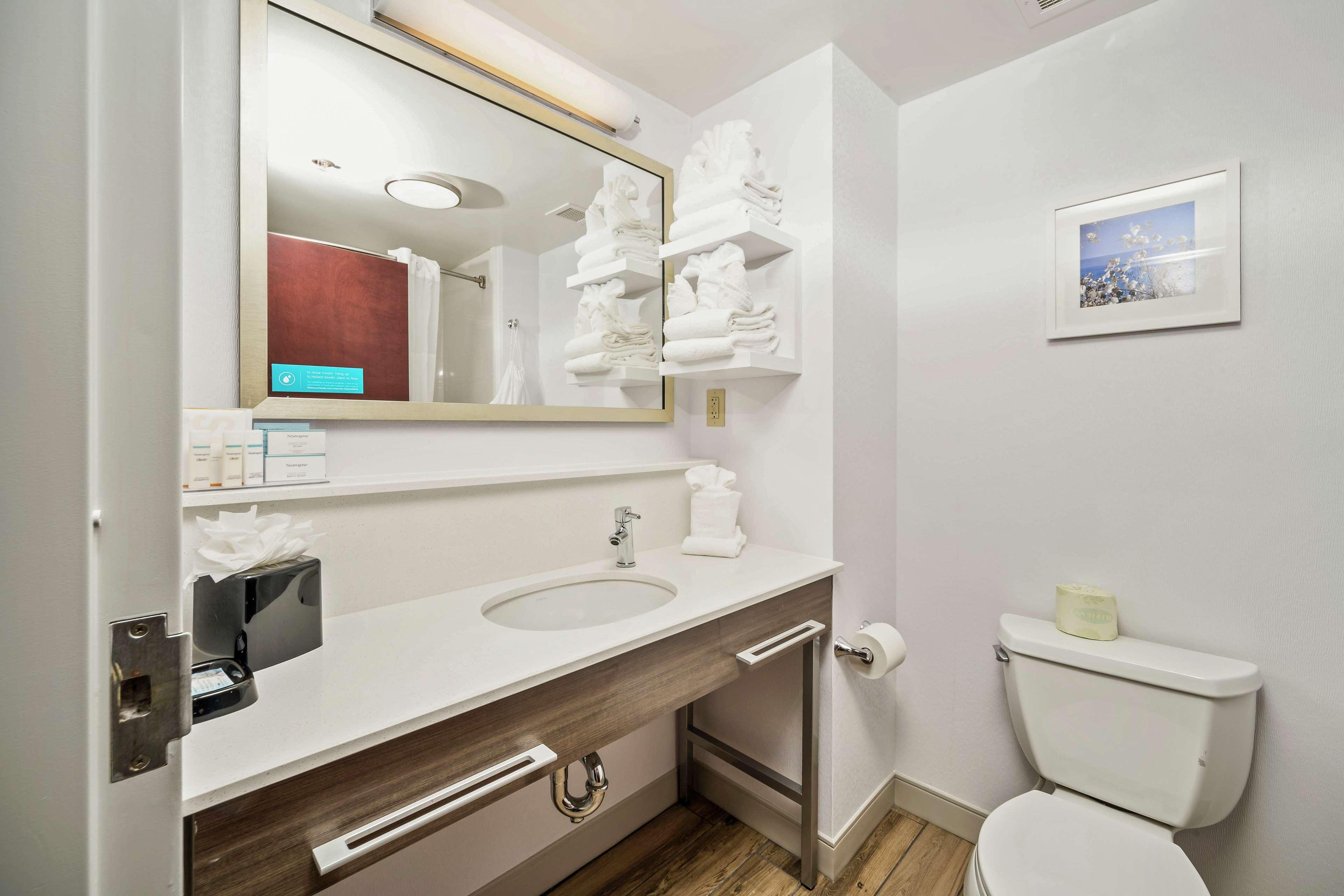 Hampton Inn Wilson Downtown Bagian luar foto