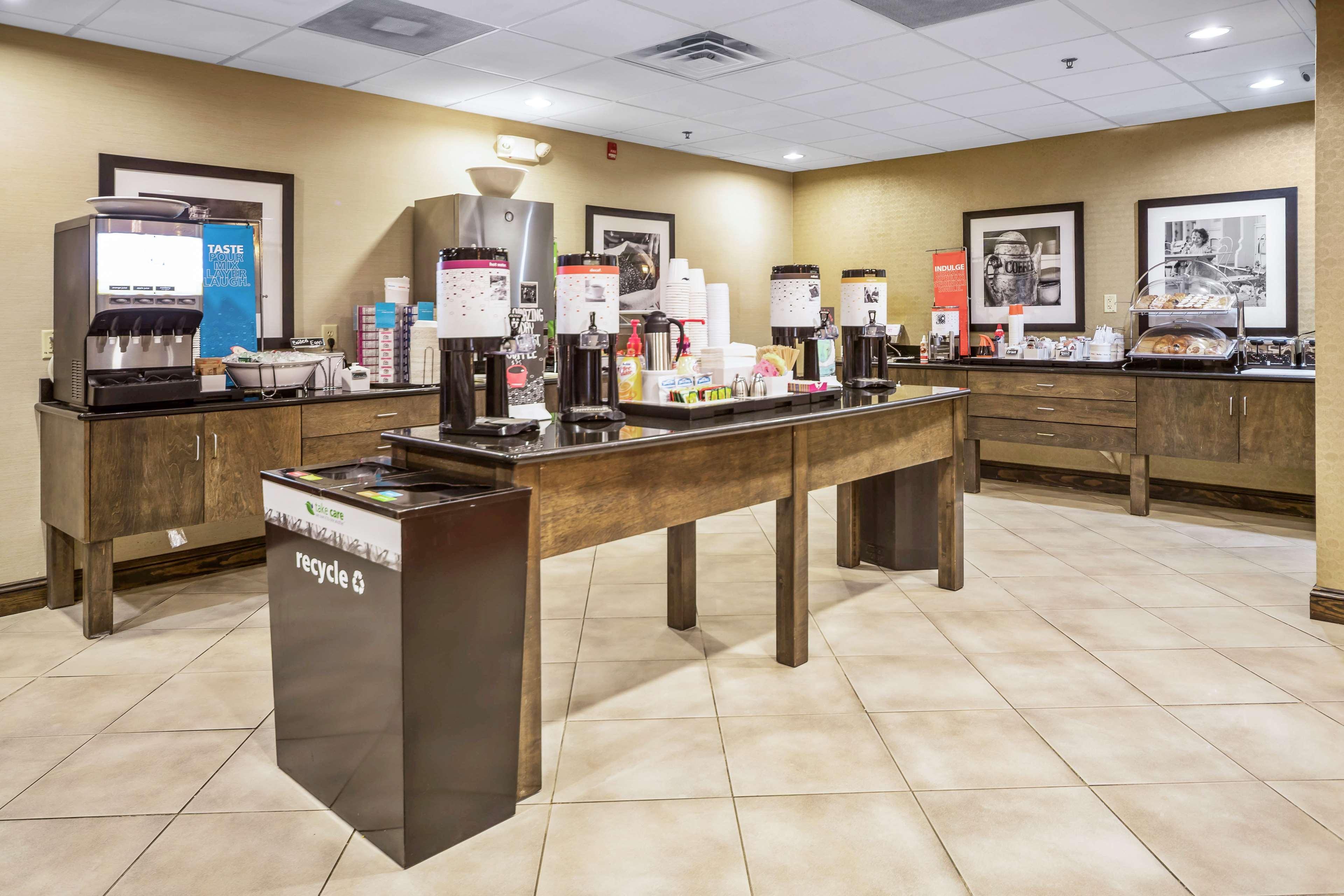 Hampton Inn Wilson Downtown Bagian luar foto