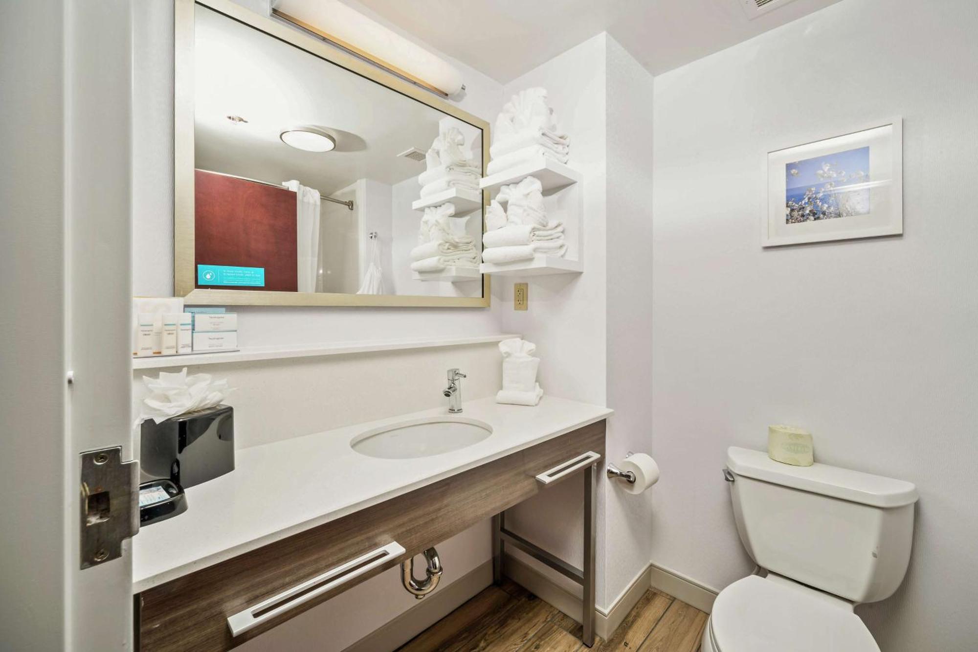 Hampton Inn Wilson Downtown Bagian luar foto